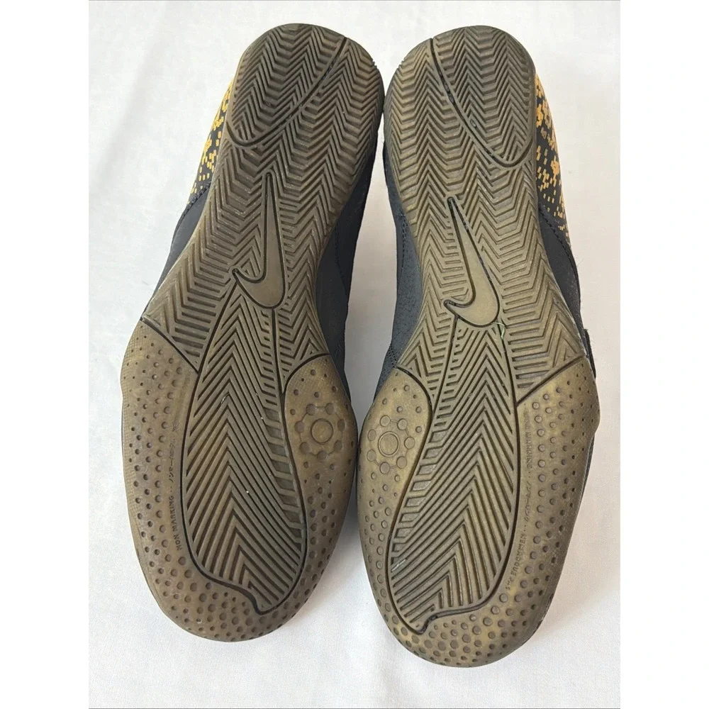 Nike Bombax IC 826487 002 Indoor Soccer Shoes Black‎ Yellow Boys Youth Size 5Y